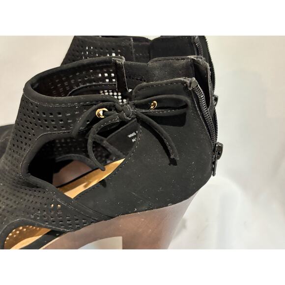 Report Womens Sz 8.5 Black Platform Chunky Ankle Heels fish net look Faux Suede - Picture 10 of 11